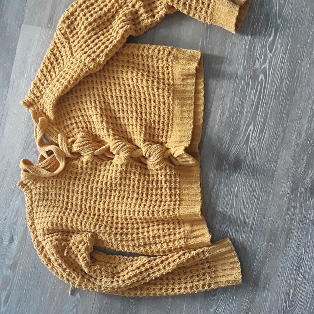 Star & ivy sweater 10/12 gold girls 4/$10 - Picture 2 of 3